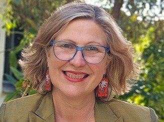 Dr Helen Edwards
